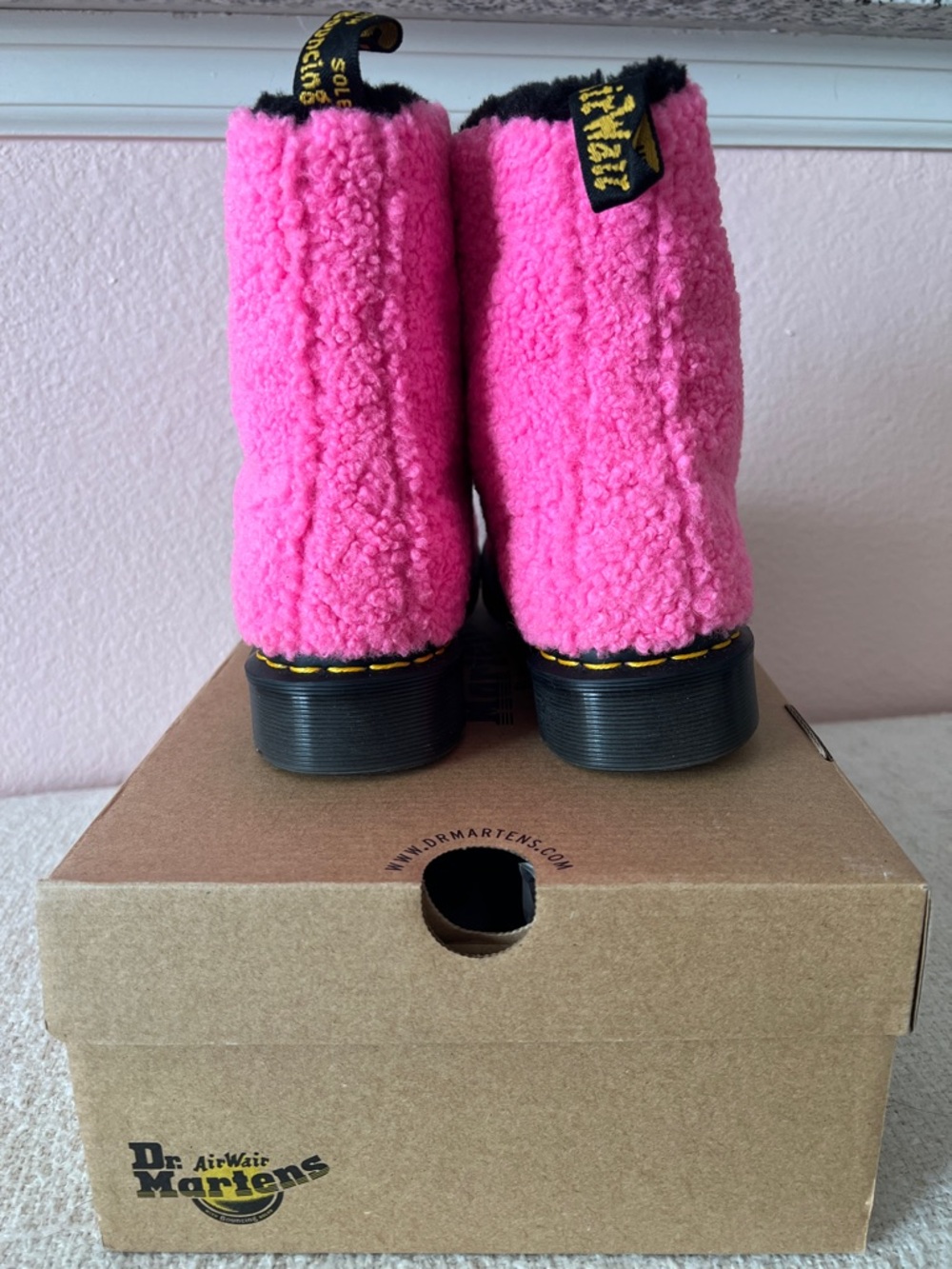🪩NWT🪩 Dr. Martens - 1460 Lux Borg Faux Fur Combat Boots (Clash Pink) Size 8 - Picture 4 of 7
